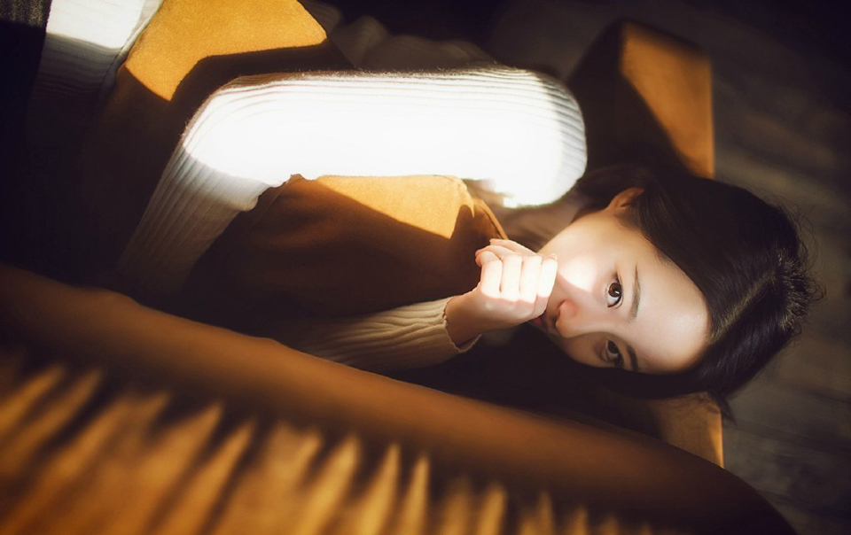 “你们也尽快离折翼天使资源社区，莫要让人生疑，待会儿我送二位出府，另外，告诉孝直一声，在刘璝离开成都之前，将他妻子扣住，免得刘璝一怒之下杀人，让这份仇怨弄大，也可以作为后手。”孟达看了两人一眼，真不知道法正从哪里招来这种奇人异事的。